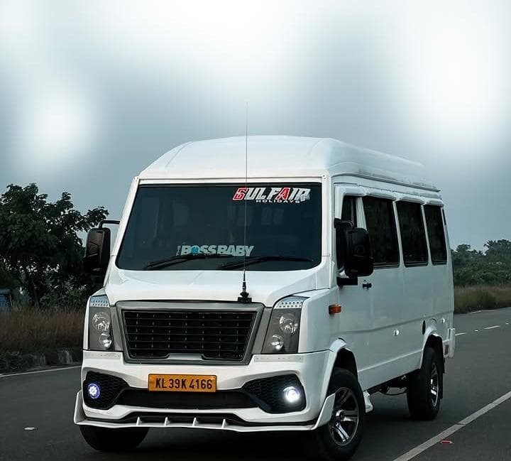 Tempo Traveller — 12–17 seater