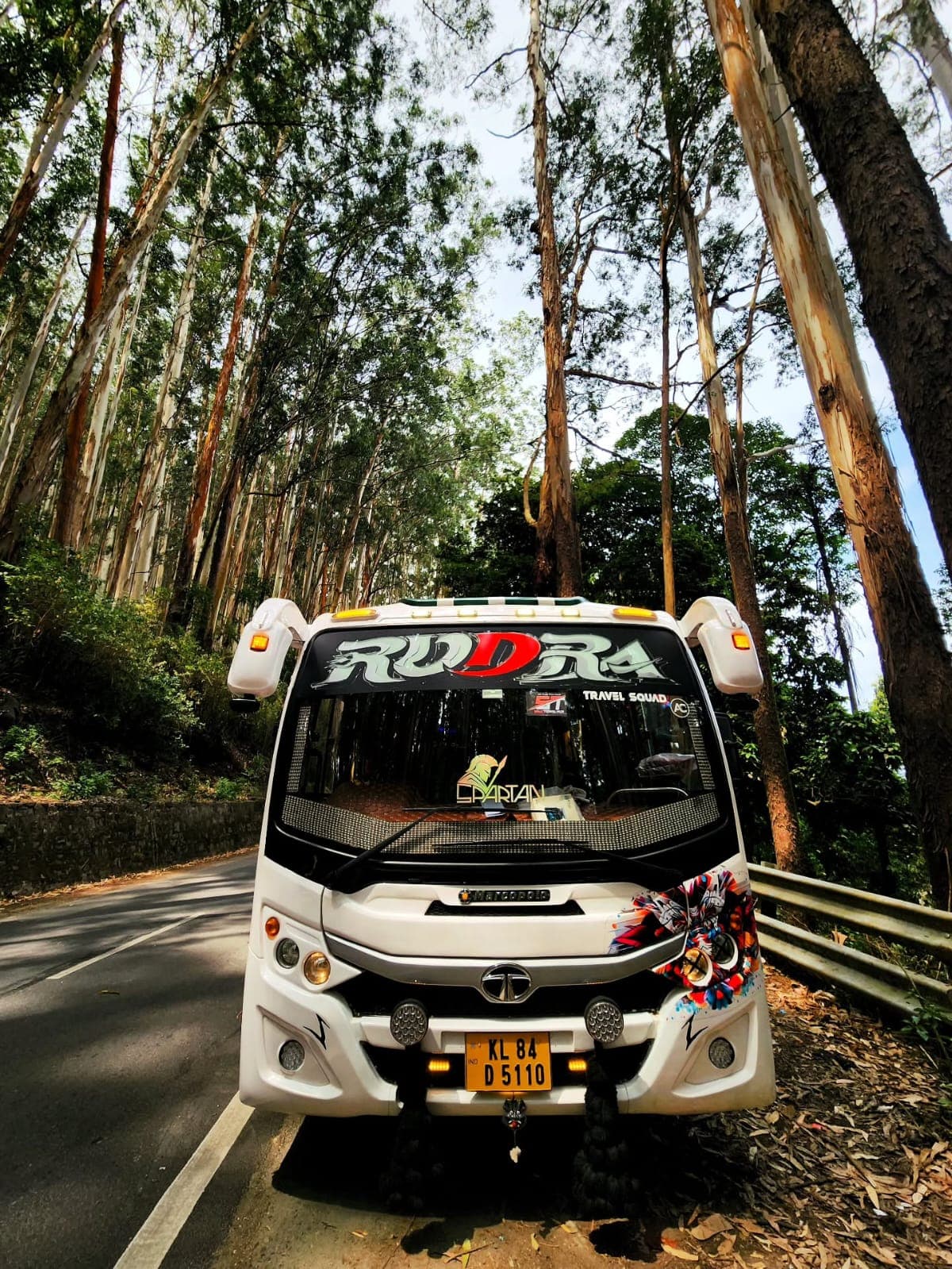 Mini Bus — 21–35 seater