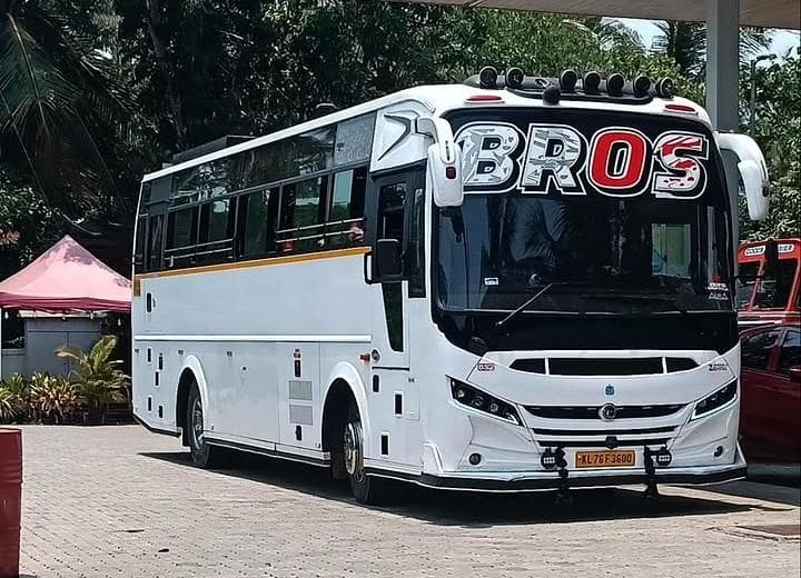 Luxury Coach — 40–49 seater
