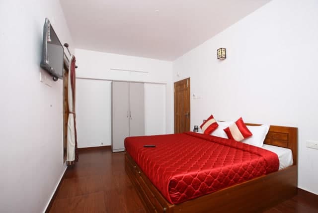Family Room — 4–5 Guests